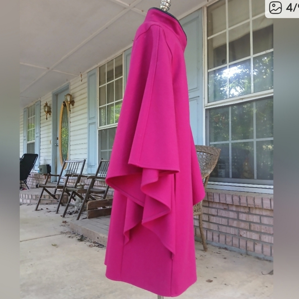 Elegant DANI COLBY wool Poncho/Cape Coat